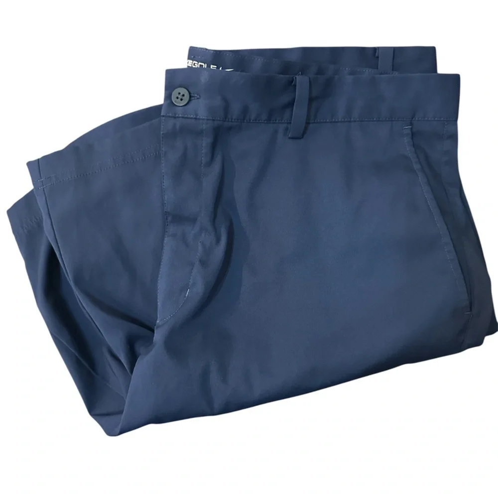 Men’s Nike Golf Standard Dry-fit golf shorts.